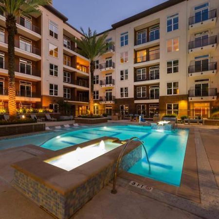 Downtown Apt Free Parking - Pool - Gym - Fully Kitchen Houston Eksteriør billede