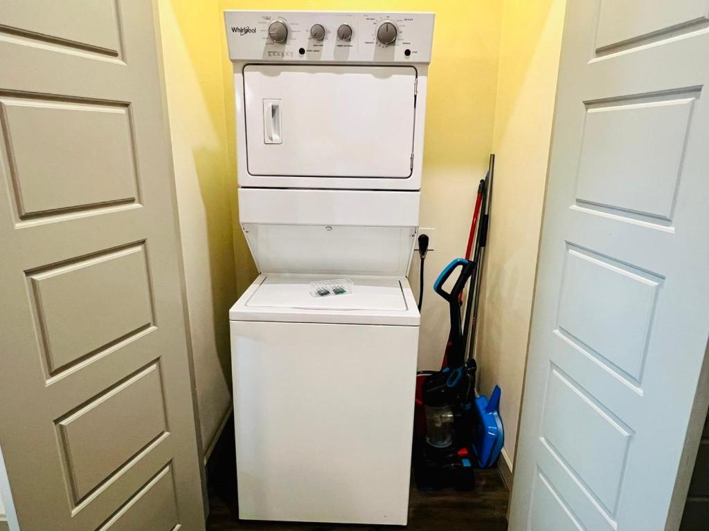 Downtown Apt Free Parking - Pool - Gym - Fully Kitchen Houston Eksteriør billede