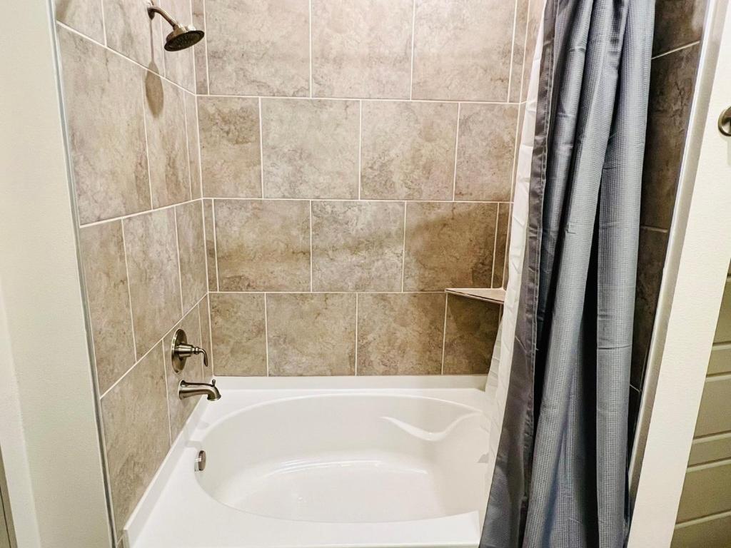 Downtown Apt Free Parking - Pool - Gym - Fully Kitchen Houston Eksteriør billede