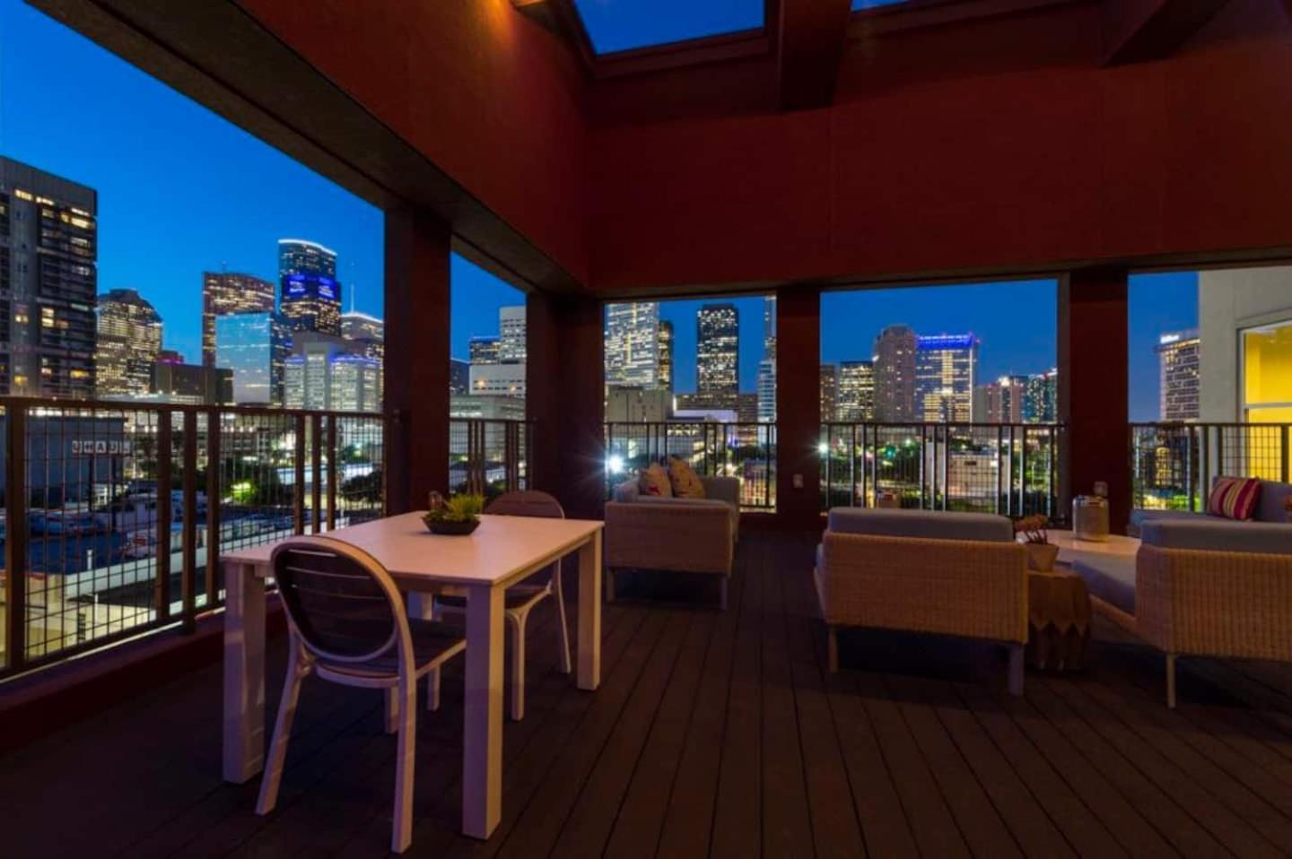Downtown Apt Free Parking - Pool - Gym - Fully Kitchen Houston Eksteriør billede