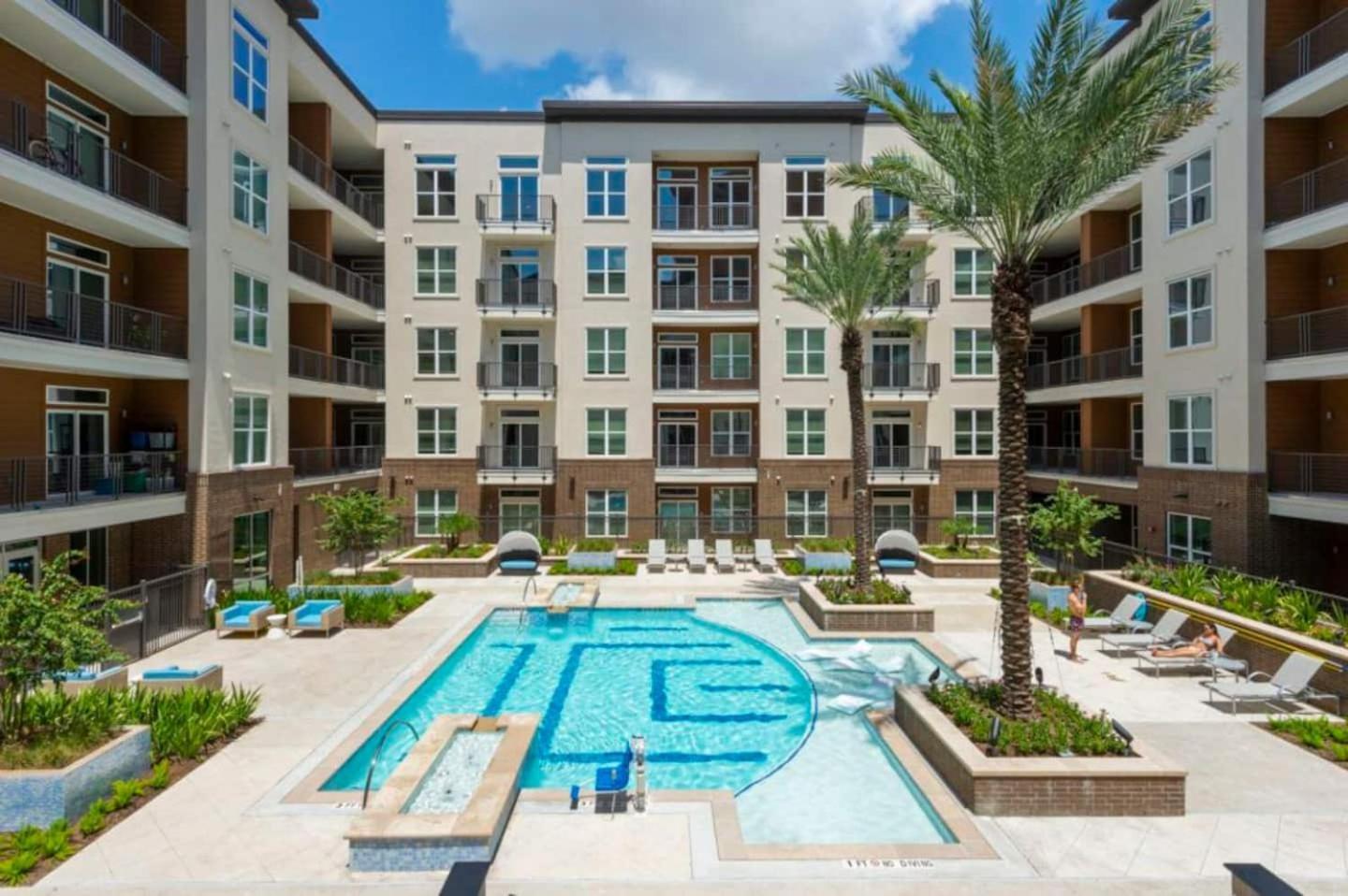 Downtown Apt Free Parking - Pool - Gym - Fully Kitchen Houston Eksteriør billede