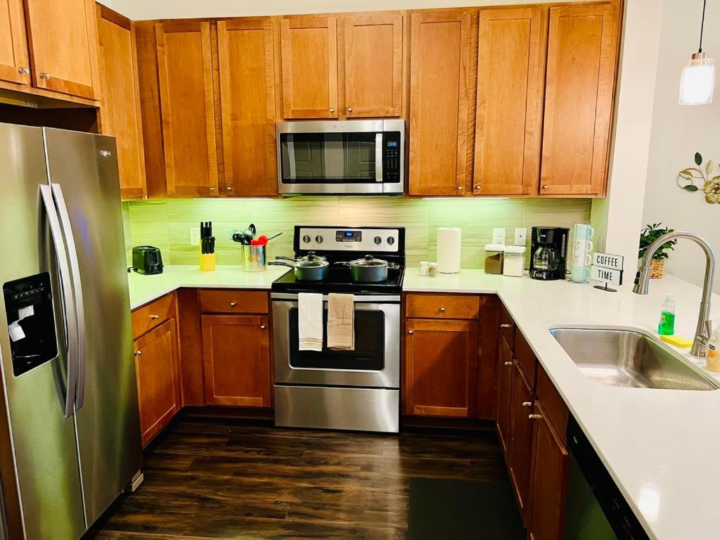 Downtown Apt Free Parking - Pool - Gym - Fully Kitchen Houston Eksteriør billede